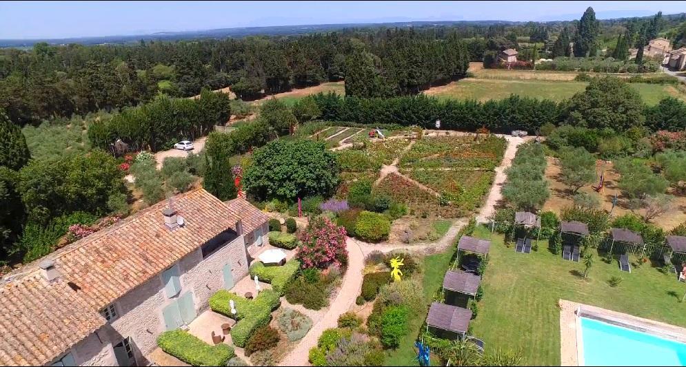 Mas Des Figues: Provençal With Pool And Organic Cuisine Bed & Breakfast 4*
