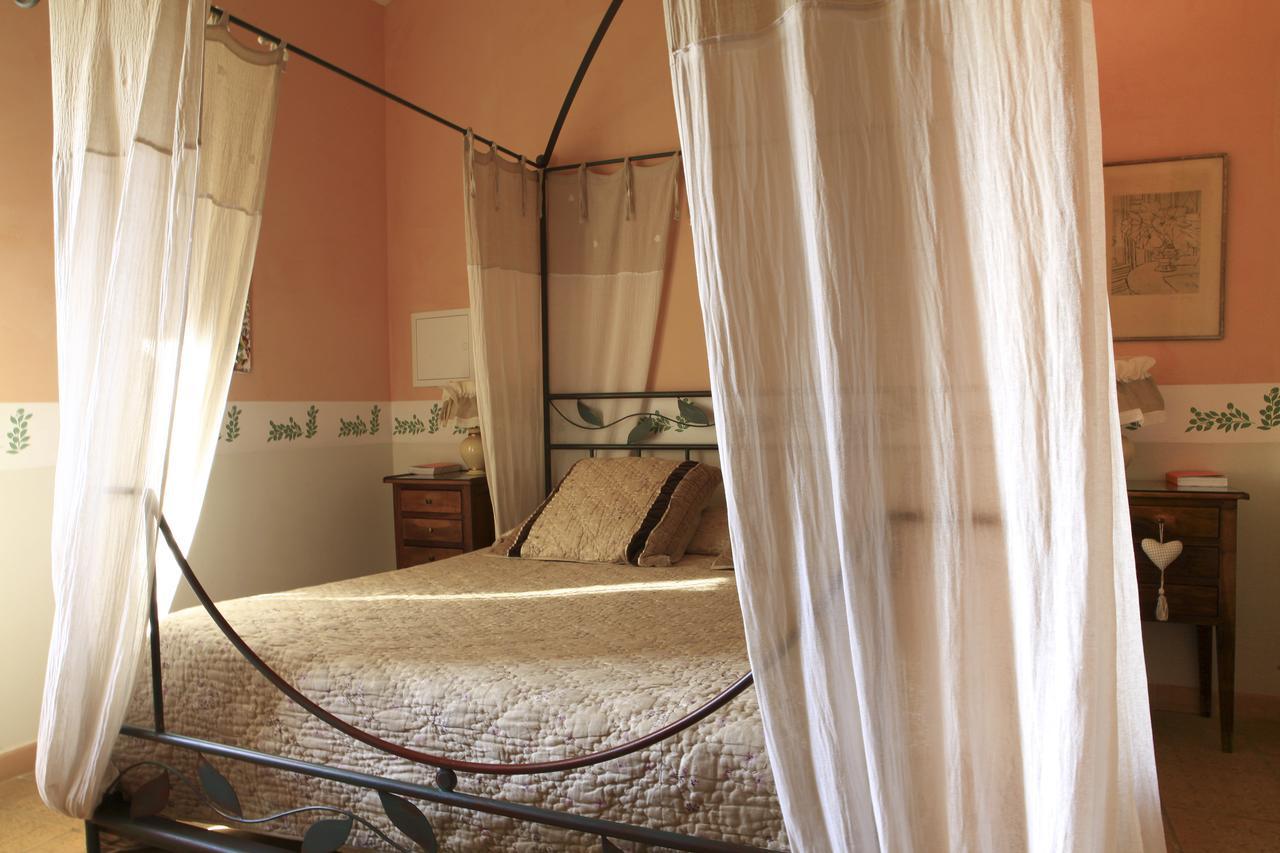 Mas Des Figues: Provençal With Pool And Organic Cuisine Bed & Breakfast Saint-Remy-de-Provence