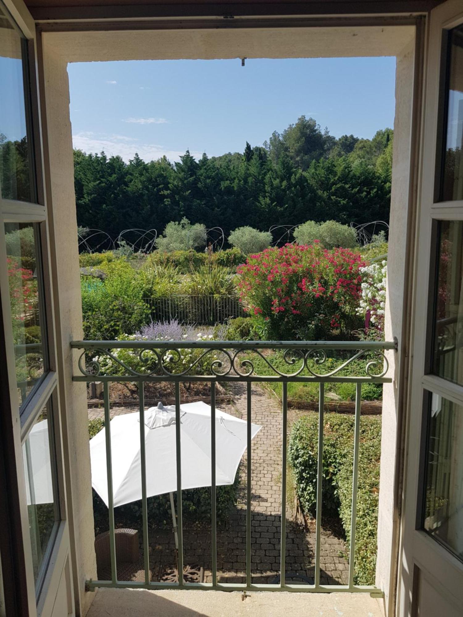 Mas des Figues La Ferme de Philippe #Ecotourism #Agrotourism #Ruraltourism #Countryhouselodge #zeropesticide #conversionbio #OrganicVegetarianBrunch Couette-café